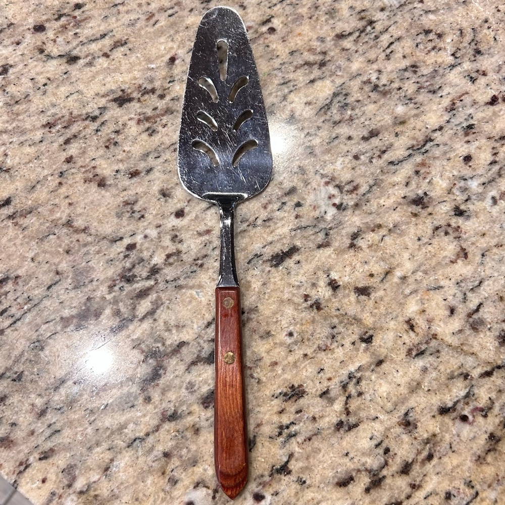 Vintage Slotted Wood Handled Stainless Steel Cake/Pie Server